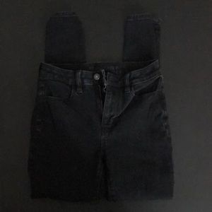 American Eagle Black Super Hi-Rise Jegging